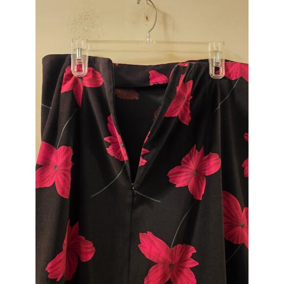 Vtg Briggs New York Skirt 16W Stretch Black W Red Flowers USA Made Whimsigoth - Picture 7 of 9